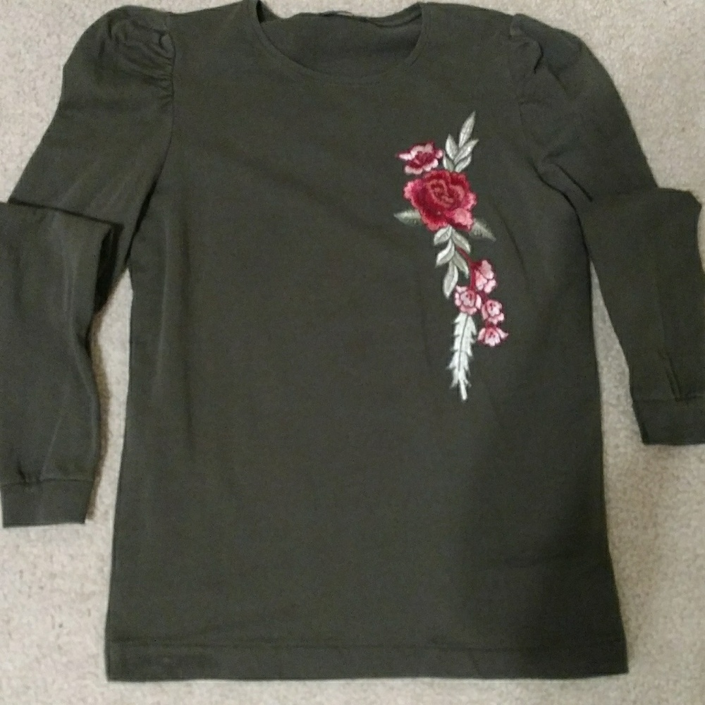 Zara Embroidered Olive Green Sweater Size M
